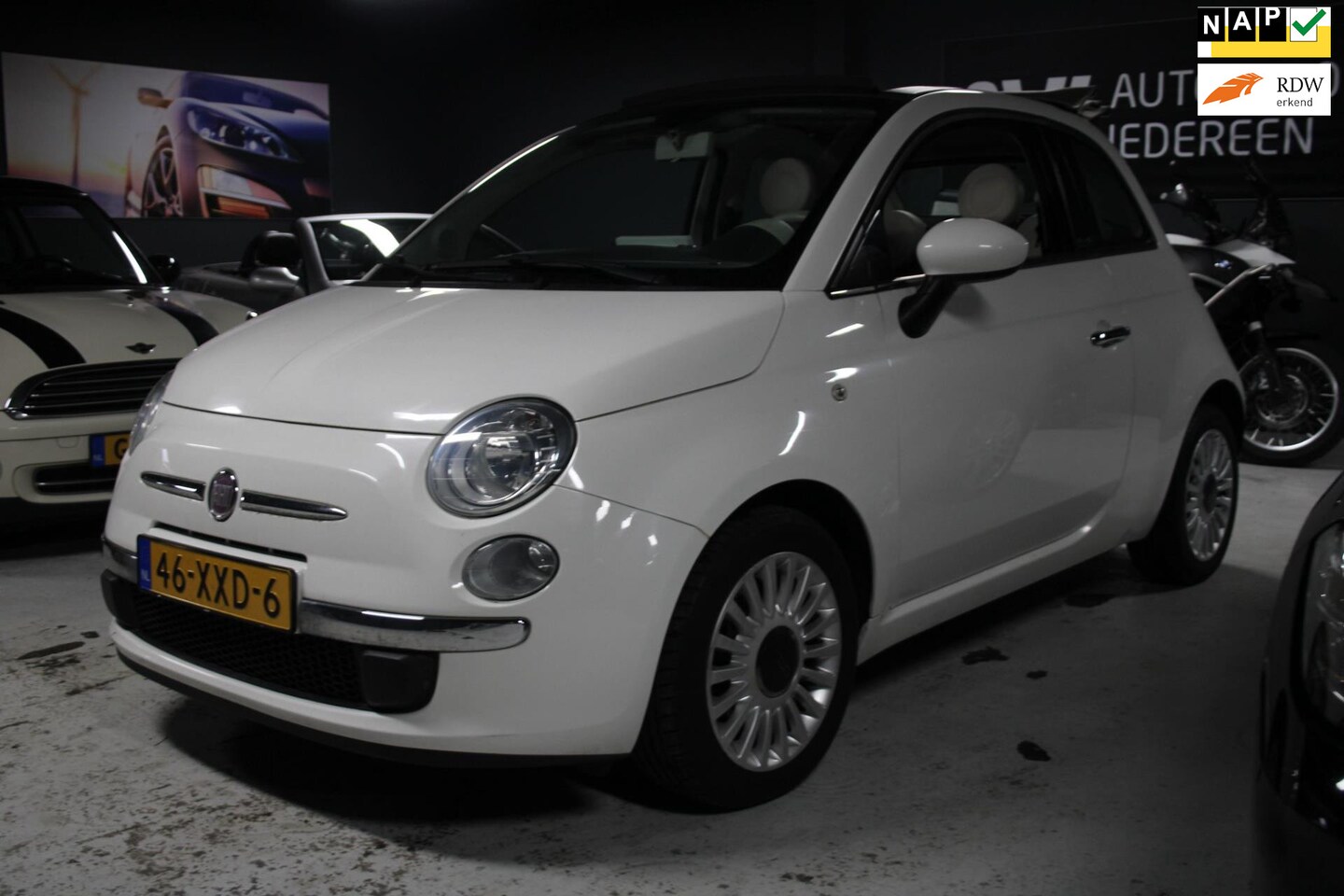 Fiat 500 C - 0.9 TwinAir Lounge / nieuwe apk / NAP / CARPLAY - AutoWereld.nl