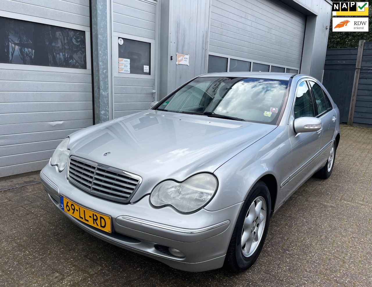 Mercedes-Benz C-klasse - 200 K.Elegance AUT-Leder-Navi-Clima - AutoWereld.nl