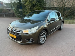 Citroën DS4 - 1.6 THP Sport Chic / Navi / Leder / Xenon / NAP / Lm / pdc /