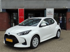 Toyota Yaris - 1.5 HYBRID NAVI CLIMA AD-CRUISE CAMERA APPLE/ADROID BLUETOOTH NL-AUTO