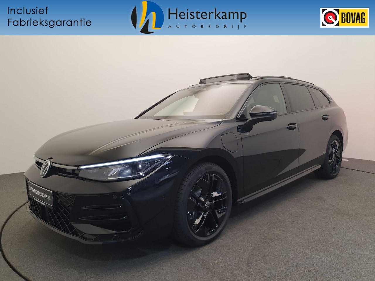 Volkswagen Passat Variant - 1.5 eHybrid 272pk DSG/AUT R-Line Wegklapbare trekhaak, Panoramadak, Leder - AutoWereld.nl