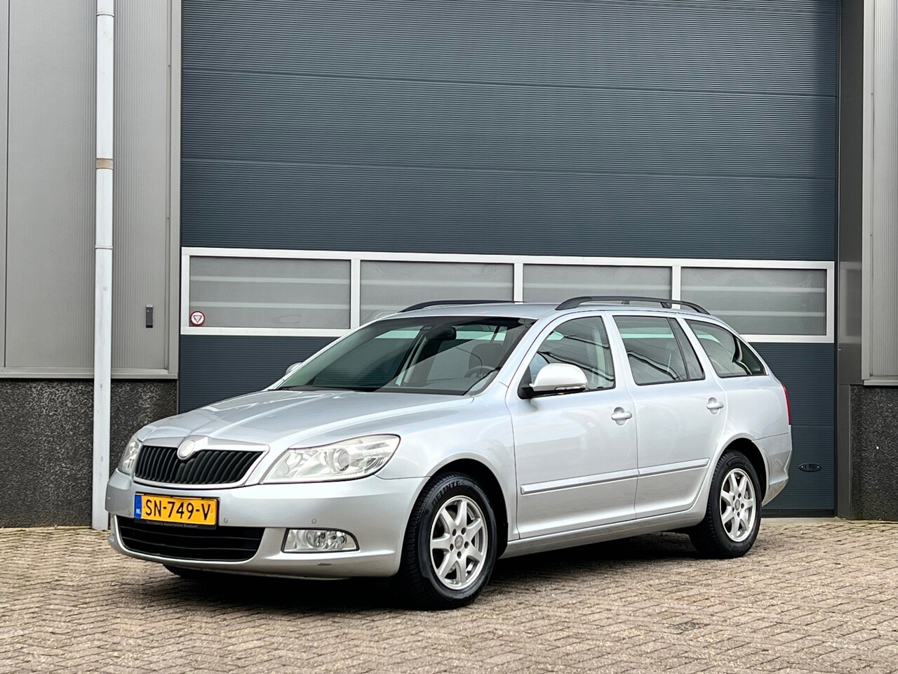 Skoda Octavia Combi - 2.0 TDI Elegance bj.2009 Autom|Leder|Trekhaak. - AutoWereld.nl