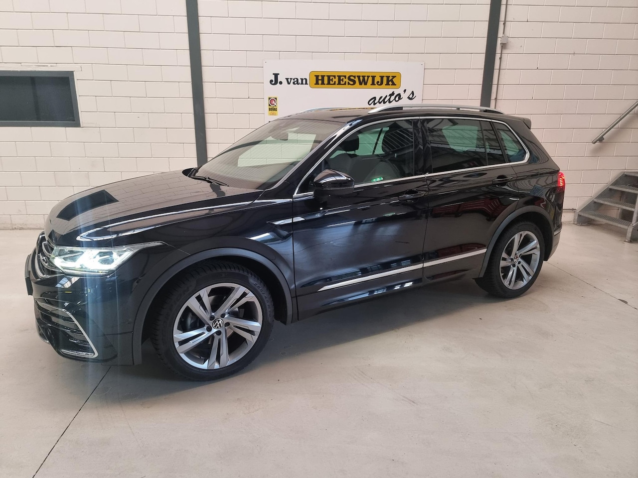 Volkswagen Tiguan - 1.5 TSI R-Line Business 1.5 TSI R-Line Business+ - AutoWereld.nl