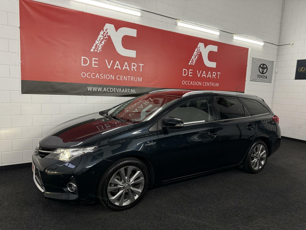 Toyota Auris - 1.8 Hybrid Lease - NAVI/XENON/PANODAK/CAM/NAP - AutoWereld.nl