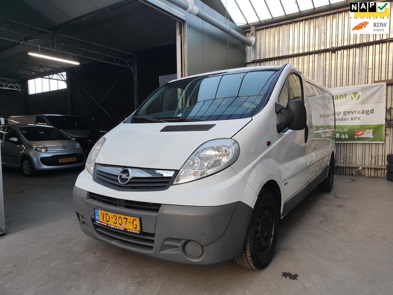 Opel Vivaro - 2.0 CDTI L2H1 DC EcoFLEX Airco! Nap!!! - AutoWereld.nl