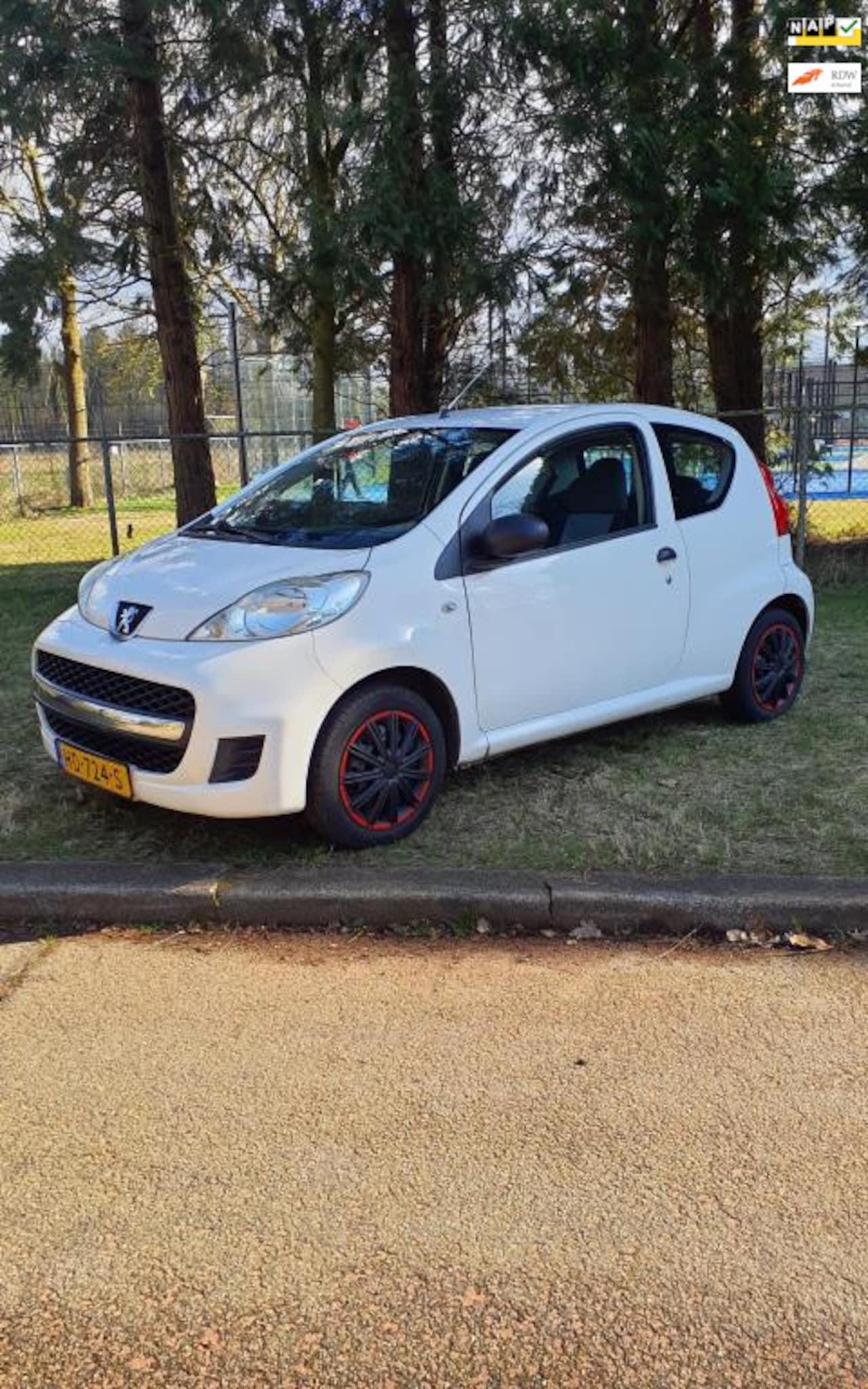 Peugeot 107 - 1.0-12V XR APK nieuw 136.000 km - AutoWereld.nl