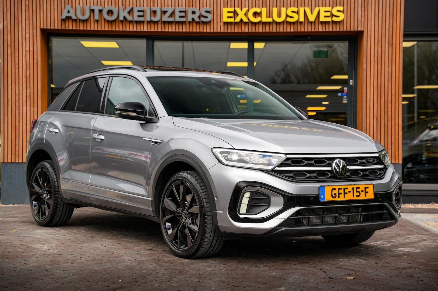 Volkswagen T-Roc - 1.5 TSI R-Line Camera Virtual Dash BEATS ACC Stuurverw Stoelverw. Alcantara - AutoWereld.nl