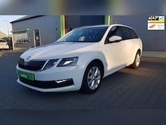 Skoda Octavia Combi - 1.0 TSI Greentech Ambition Business in zeer nette staat Trekhaak Navi Cruise Climate All s