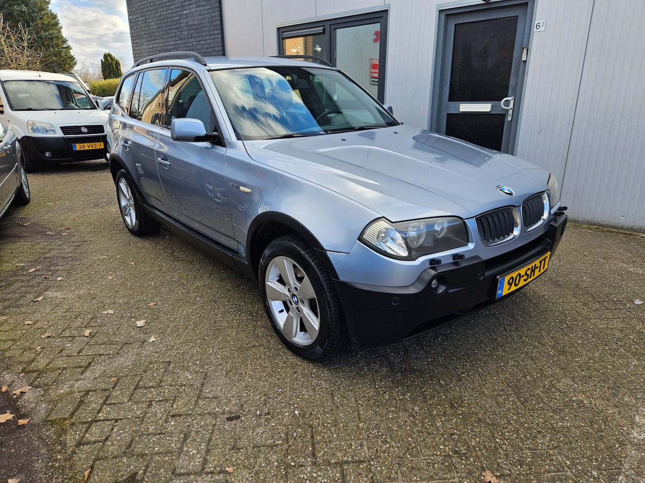 BMW X3 - 3.0i Executive AUT Clima.Leder.Cruise.PDC - AutoWereld.nl