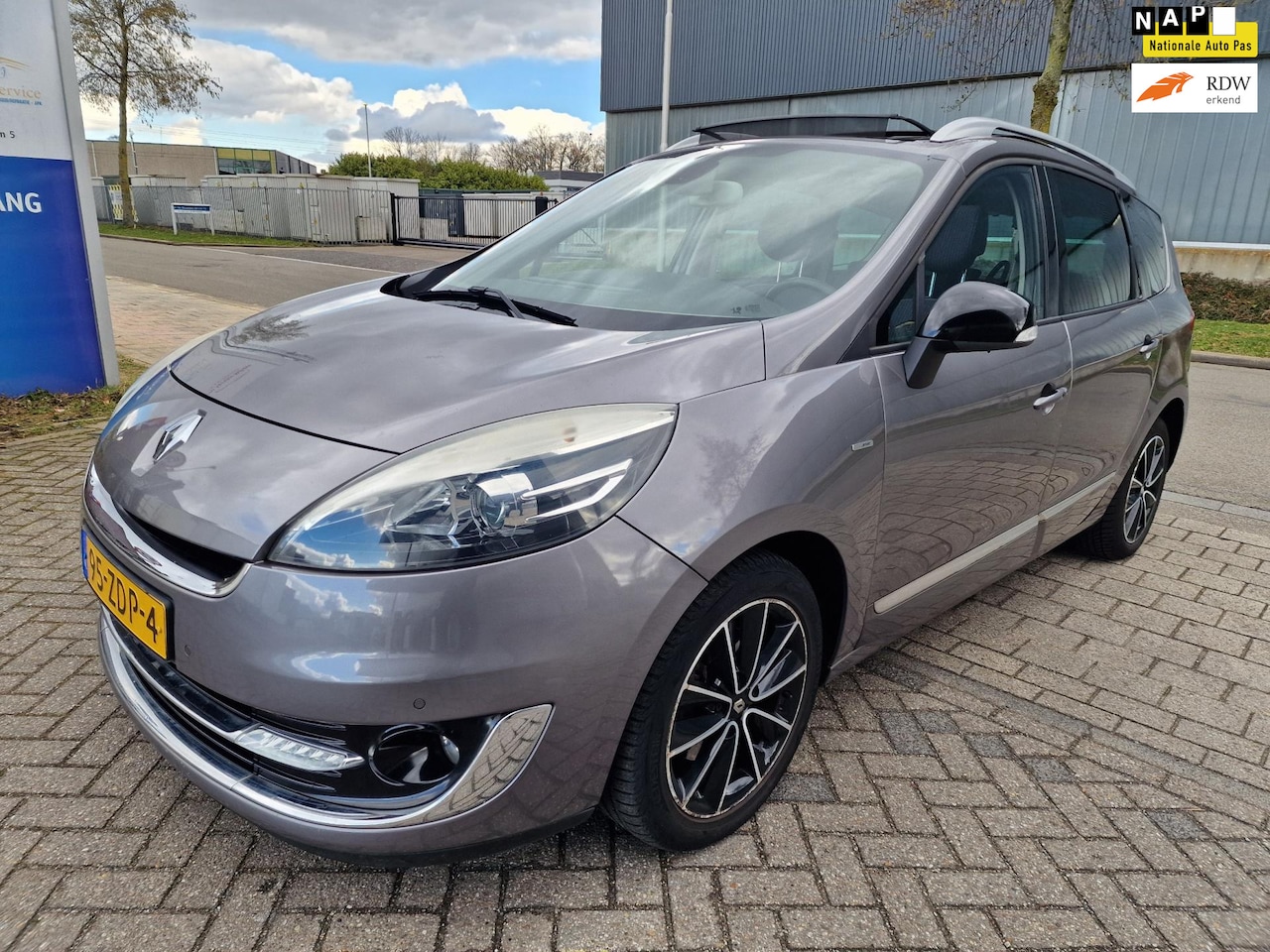 Renault Grand Scénic - 1.6 dCi Bose 1.6 dCi Bose, Apk, Nap, Zeer goed rijdend, Inruil mogelijk. - AutoWereld.nl