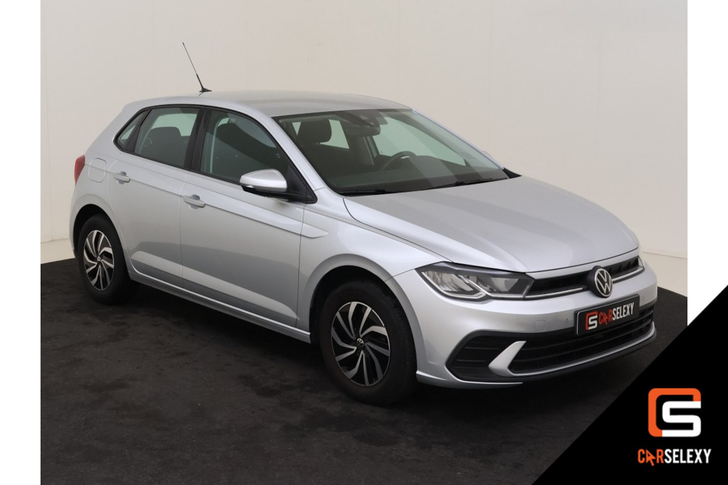 Volkswagen Polo - 1.0 TSI Polo Edition Camera Carplay Velgen Full Led - AutoWereld.nl