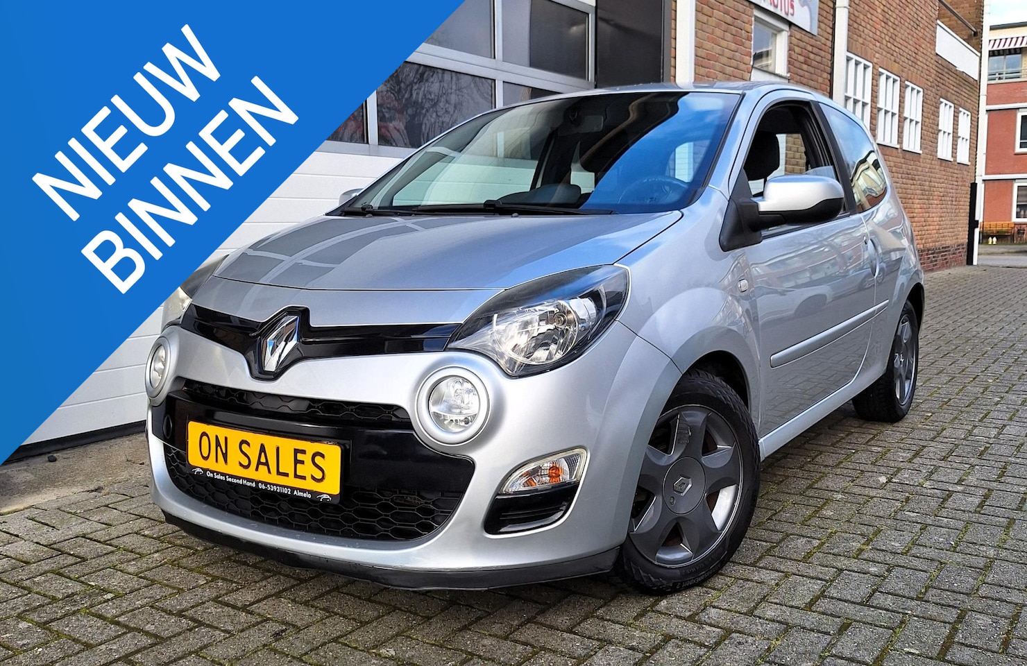 Renault Twingo - 1.2 16V Dynamique bj.2013 Airco Grijs Met LMV Nw Apk Facelift - AutoWereld.nl