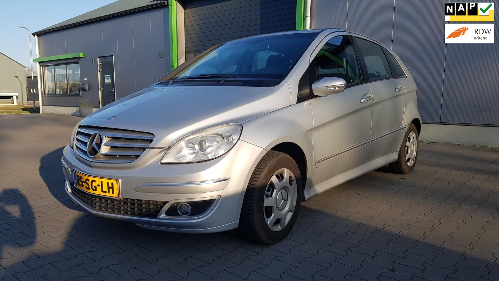 Mercedes-Benz B-klasse - 170 in zeer nette staat Trekhaak All season Stoel verwarming Climate control Hoge instap A - AutoWereld.nl