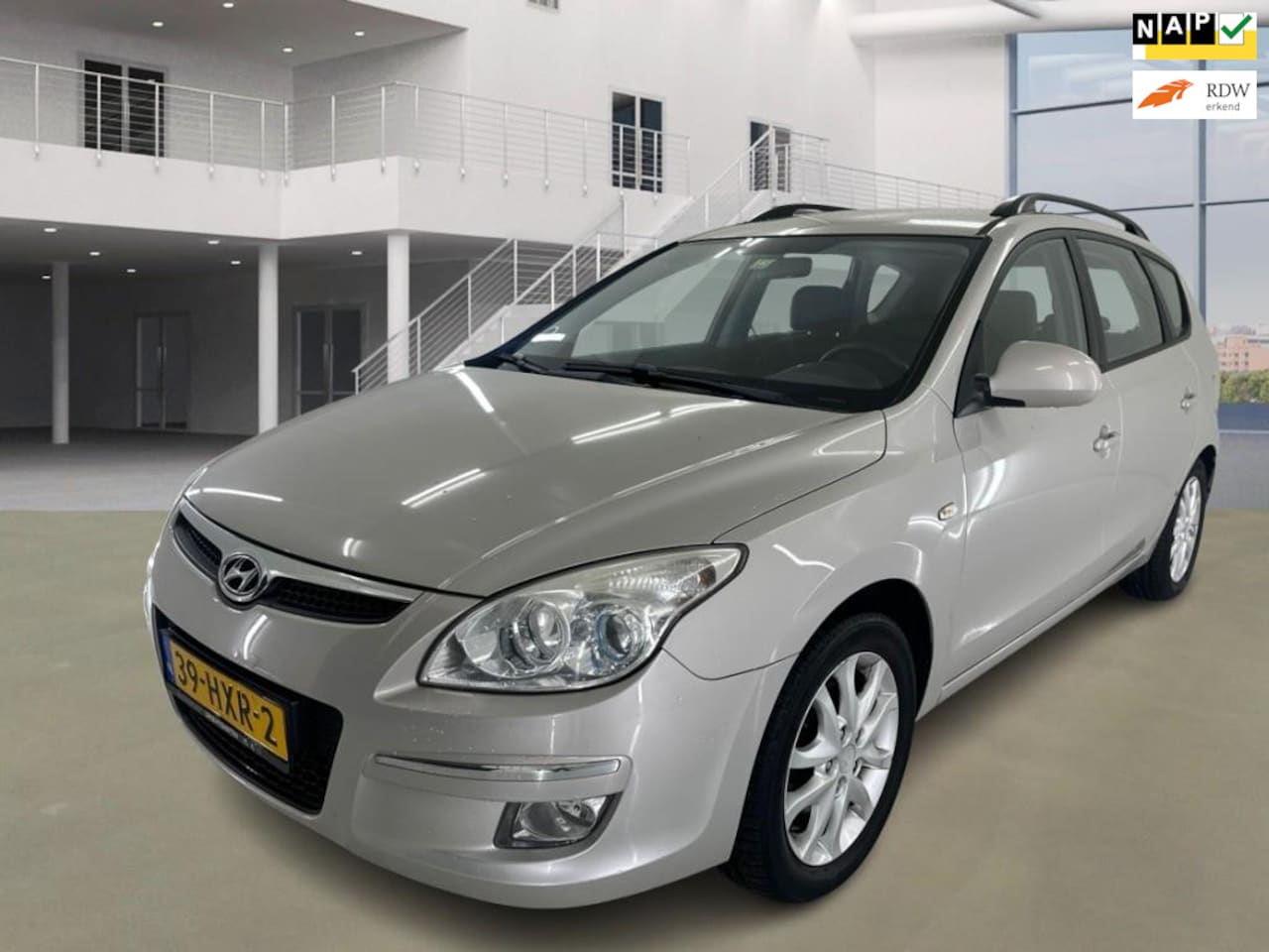 Hyundai i30 CW - 1.6i Dynamic Business 1.6i Dynamic Business - AutoWereld.nl