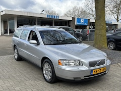 Volvo V70 - 2.4 Edition II Leder BTW voordeel €400,