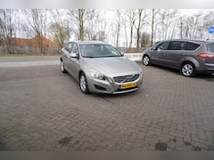 Volvo V60 - 1.6 T3 CLIMA NAVI CRUISE