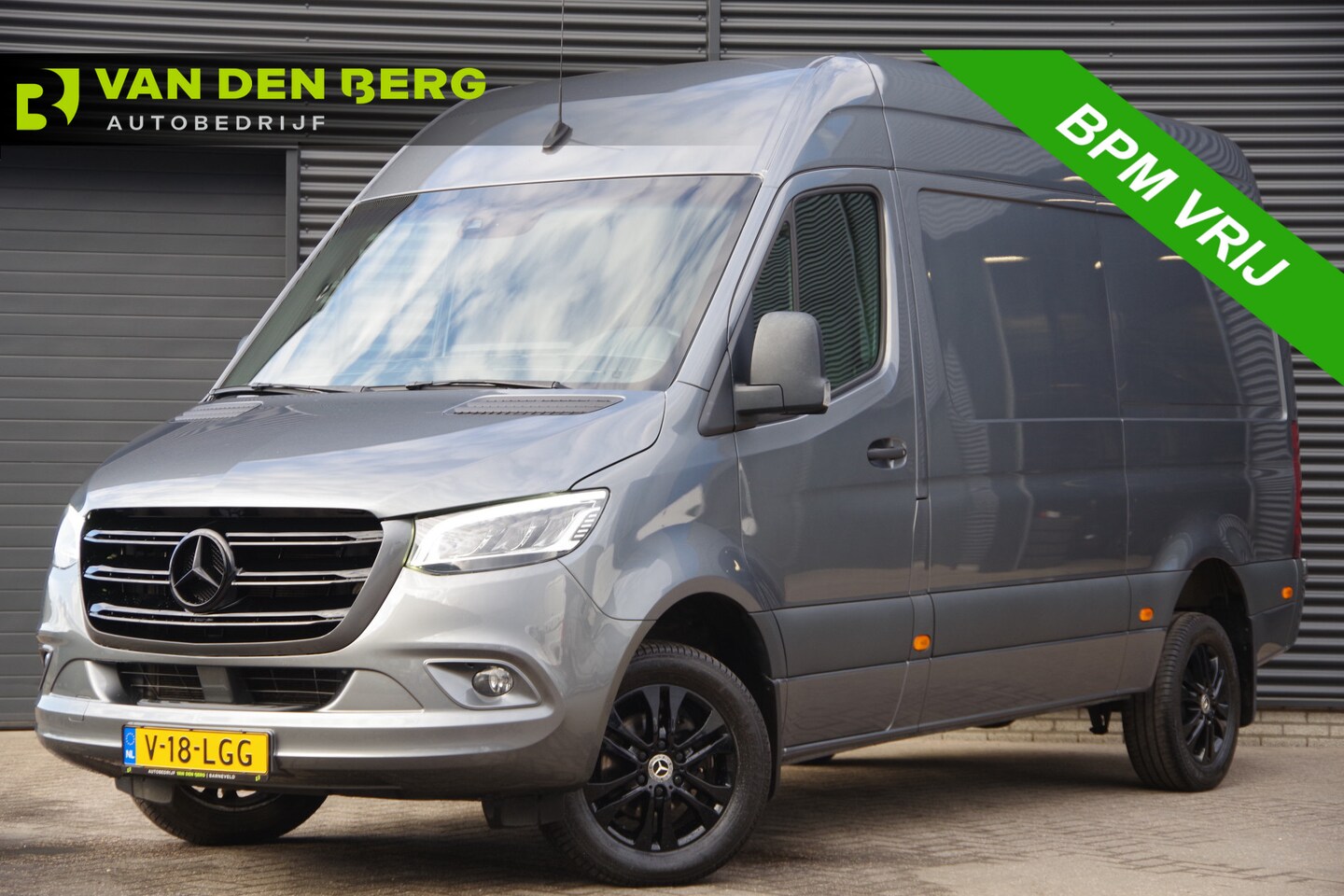 Mercedes-Benz Sprinter - 317 1.9 CDI L2H2 AUT. LED, STANDKACHEL, CAMERA, NAVI, STOELVERWARMING, APPLE CARPLAY - AutoWereld.nl