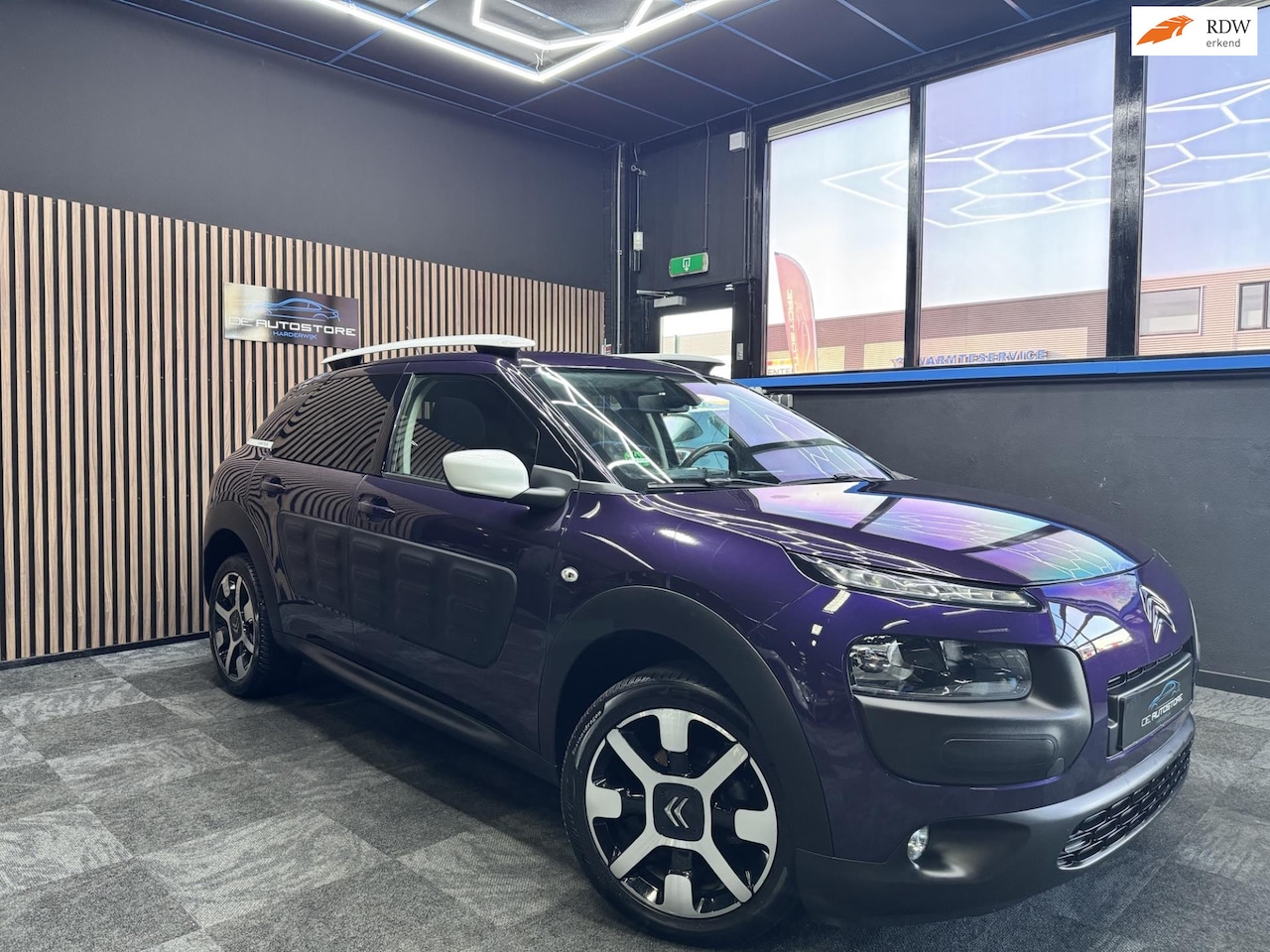 Citroën C4 Cactus - 1.2 PureTech Shine 1e Eig navi Cruise Panodak R camera Zeer nette auto!!! - AutoWereld.nl