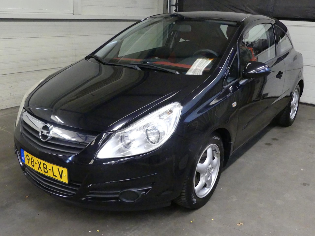 Opel Corsa - 1.4-16V Busin - Airco - Mooie auto! - Nieuwe APK - AutoWereld.nl