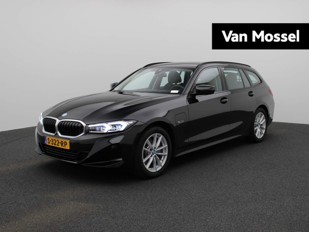 BMW 3-serie Touring - 320e | Automaat | Leder | Groot display | Head up | Face-lift | Navigatie | Climate contro - AutoWereld.nl