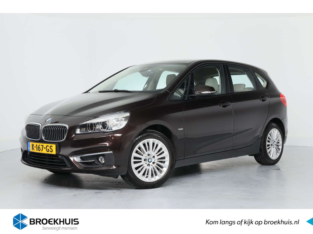 BMW 2-serie Active Tourer - 220i High Executive | Dealer Onderhouden! | Trekhaak | LED | Clima | HUD | Stoelverwarming - AutoWereld.nl