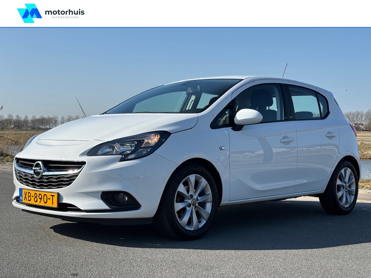 Opel Corsa - | FAVOURITE | 1.4 | 90 PK | NAVIGATIE | CARPLAY | - AutoWereld.nl