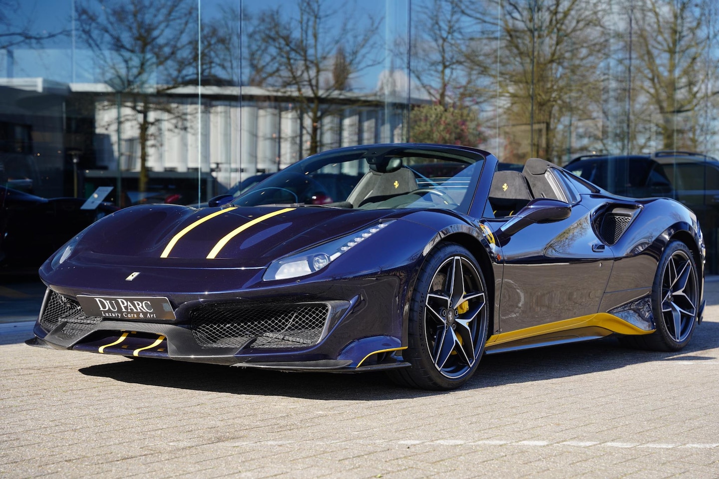 Ferrari 488 - 3.9 Pista HELE Spider Tailor Made - AutoWereld.nl