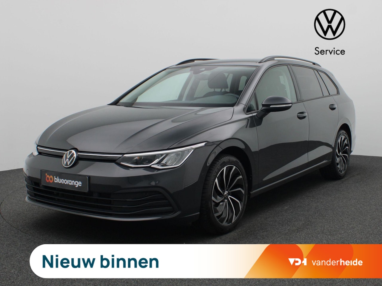 Volkswagen Golf Variant - 1.0 eTSI Life 110PK DSG led, trekhaak, adaptive cruise, keyless, lane assist, stuur-stoelv - AutoWereld.nl