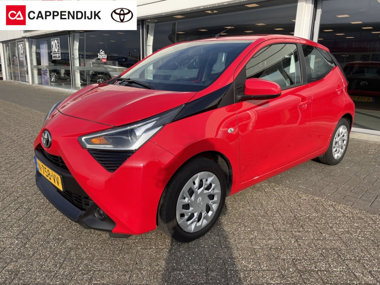 Toyota Aygo - 1.0 VVT-i x-play | NET BINNEN | - AutoWereld.nl