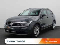 Volkswagen Tiguan - 1.5 TSI Life e-hybrid 245PK DSG full led, trekhaak, adaptive cruise, side assist, achterui