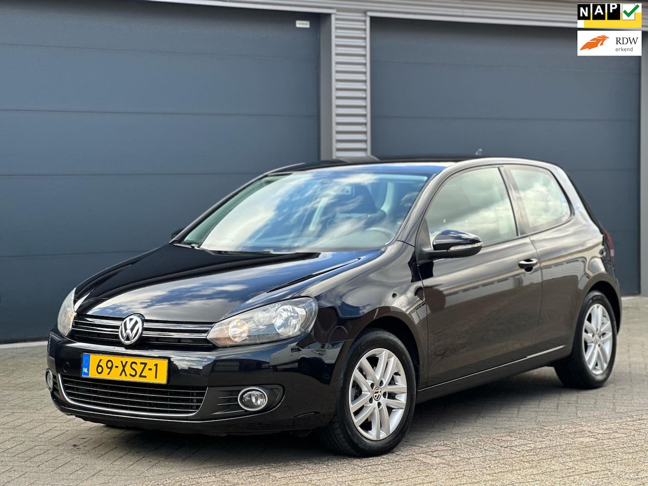 Volkswagen Golf - 1.2 TSI Highline BlueMotion 1.2 TSI Highline BlueMotion,trekhaak, Nederlandse auto met nationale auto pas - AutoWereld.nl