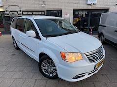 Chrysler Town and Country - leer Automaat vol 3.6 V6