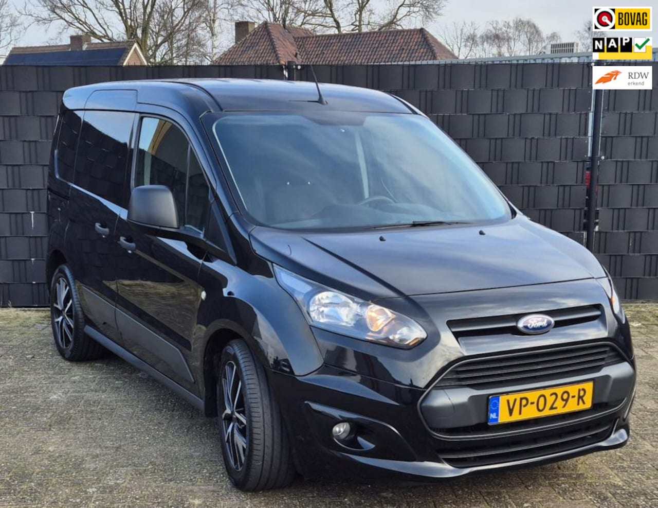 Ford Transit Connect - 1.0 Ecoboost L1 Trend| Airco | Telefoon | Trekhaak.... - AutoWereld.nl