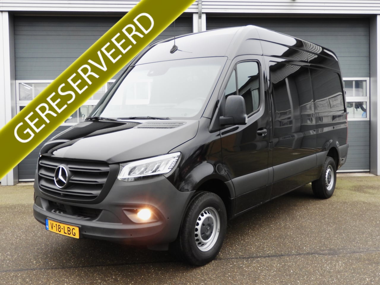 Mercedes-Benz Sprinter - 317 1.9 CDI L2H2 AUT | LED | 360° CAMERA | DISTRONIC - AutoWereld.nl