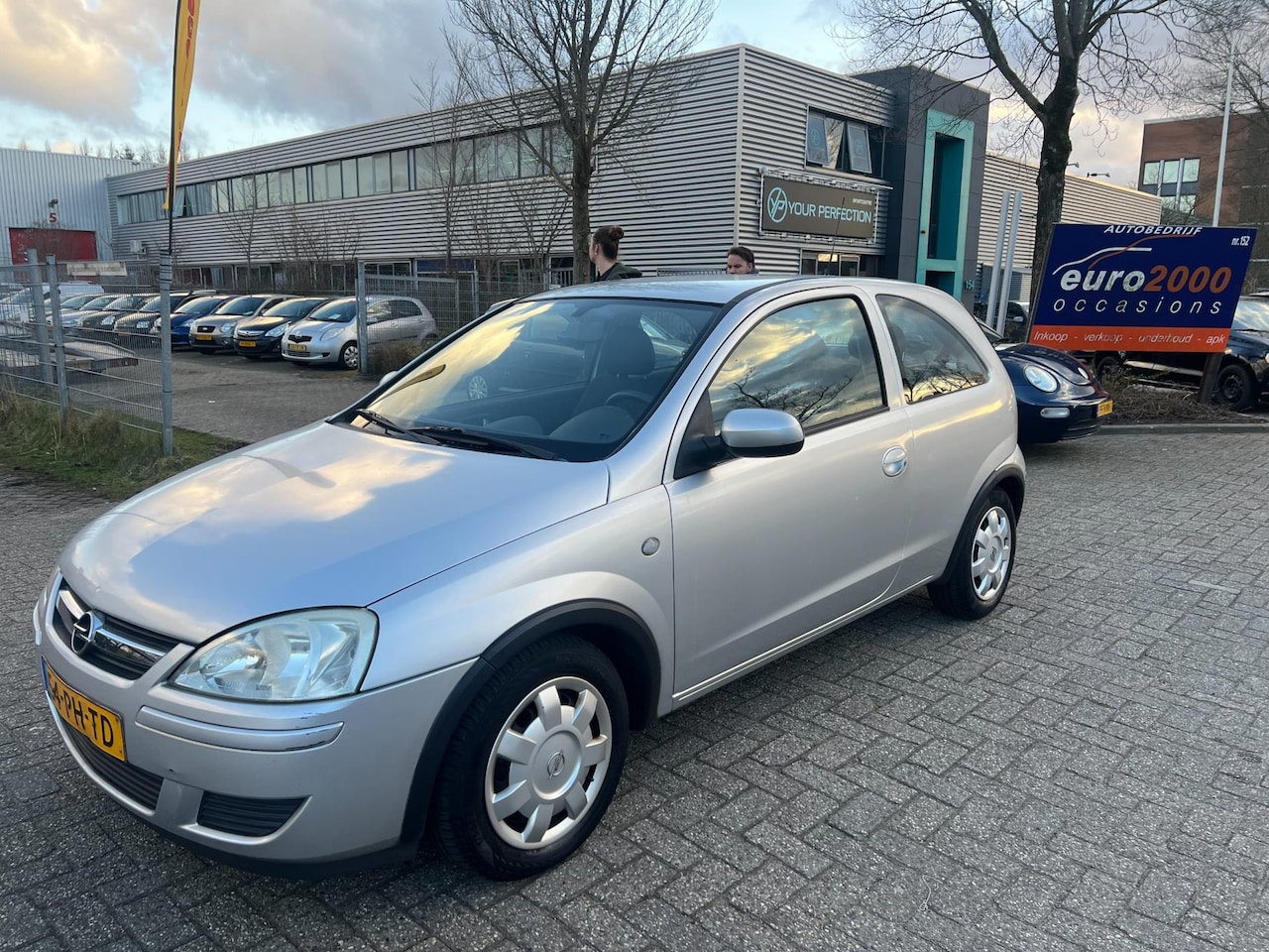 Opel Corsa - 1.2-16V Enjoy - 51.000KM NAP - ZONDAG OPEN ! - AutoWereld.nl