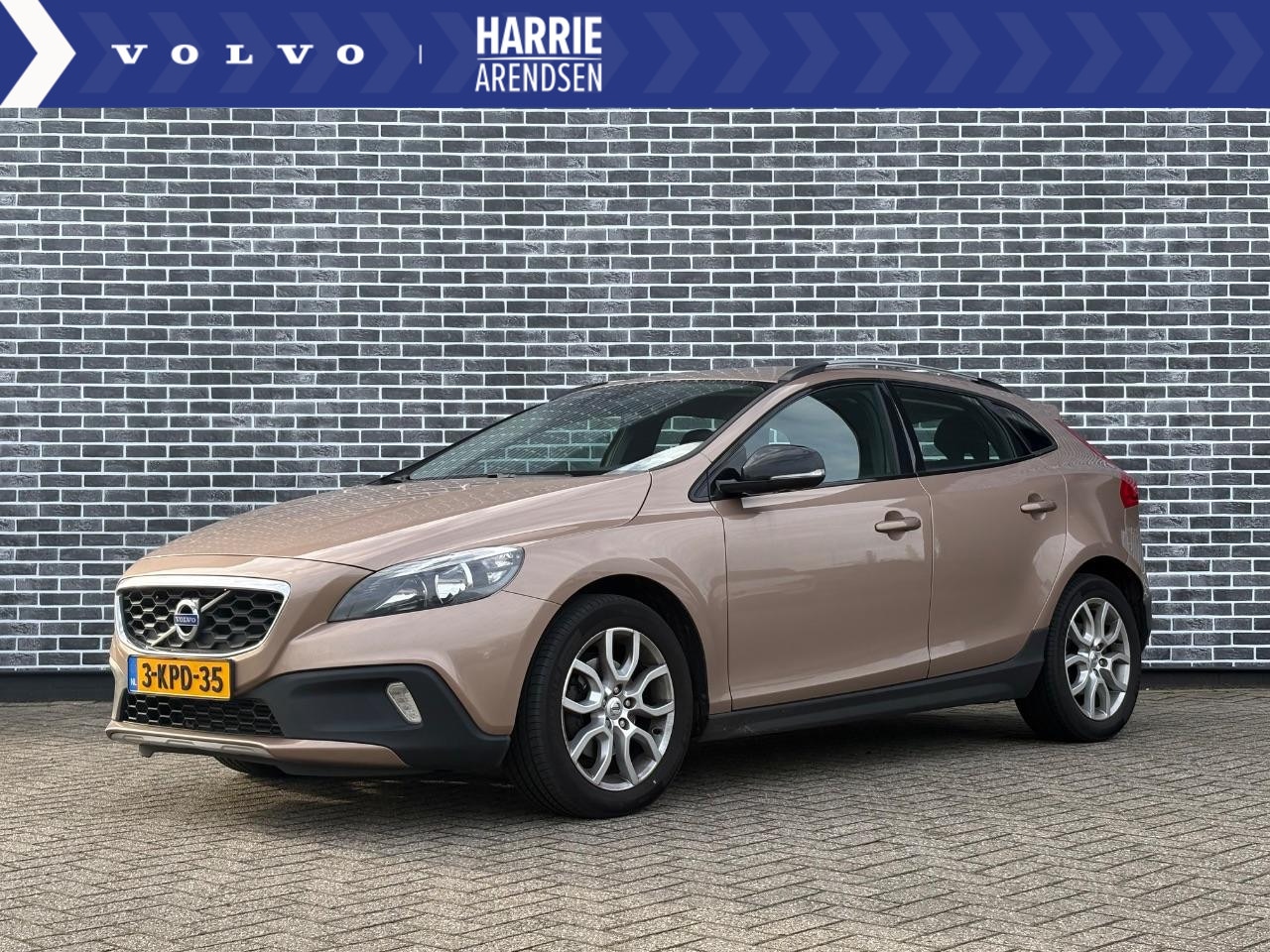 Volvo V40 Cross Country - 1.6 T4 Momentum 1.6 T4 Momentum - AutoWereld.nl