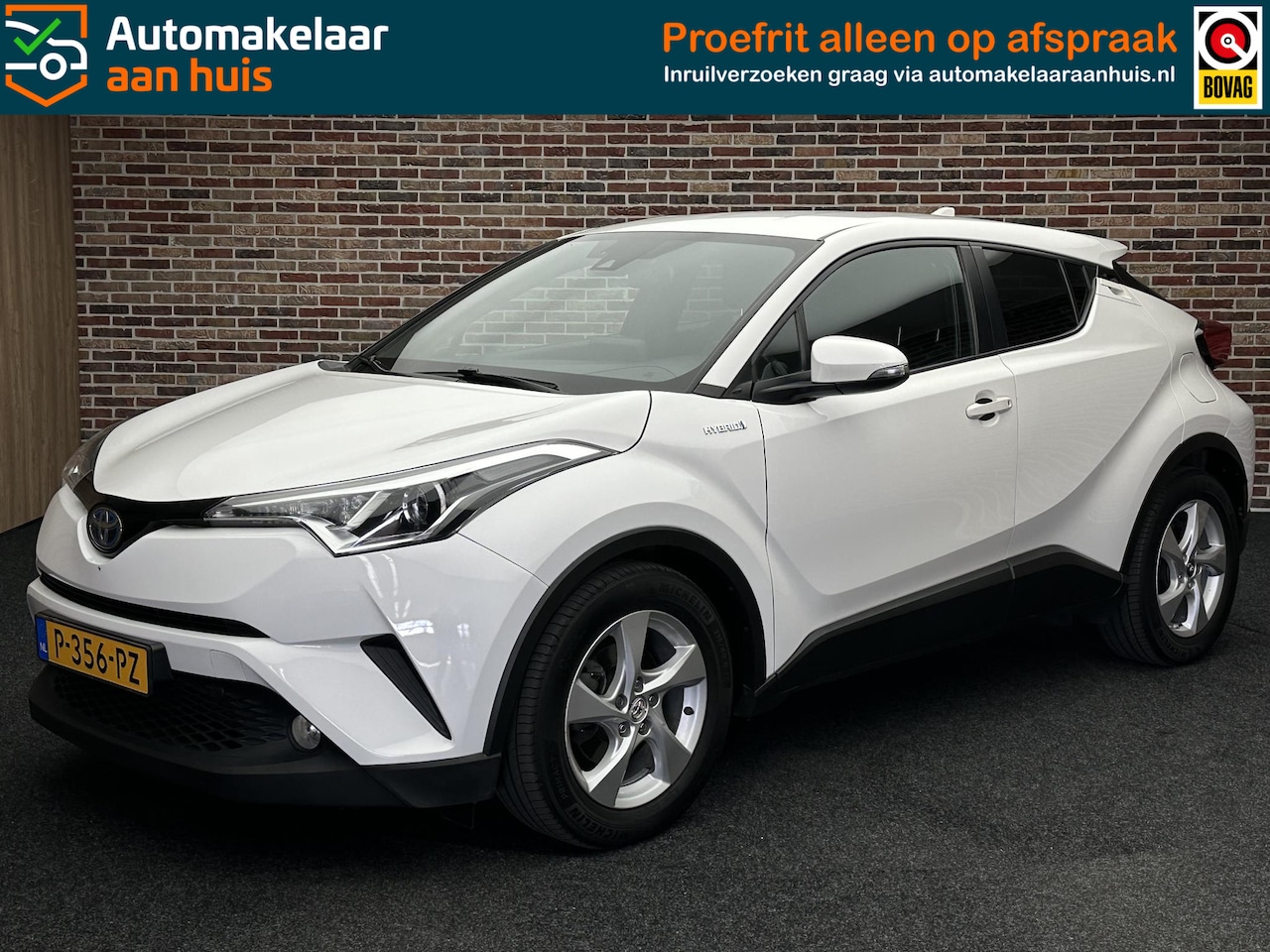 Toyota C-HR - 1.8 Hybrid Active Camera  Dealer Ondrh Adaptief - AutoWereld.nl