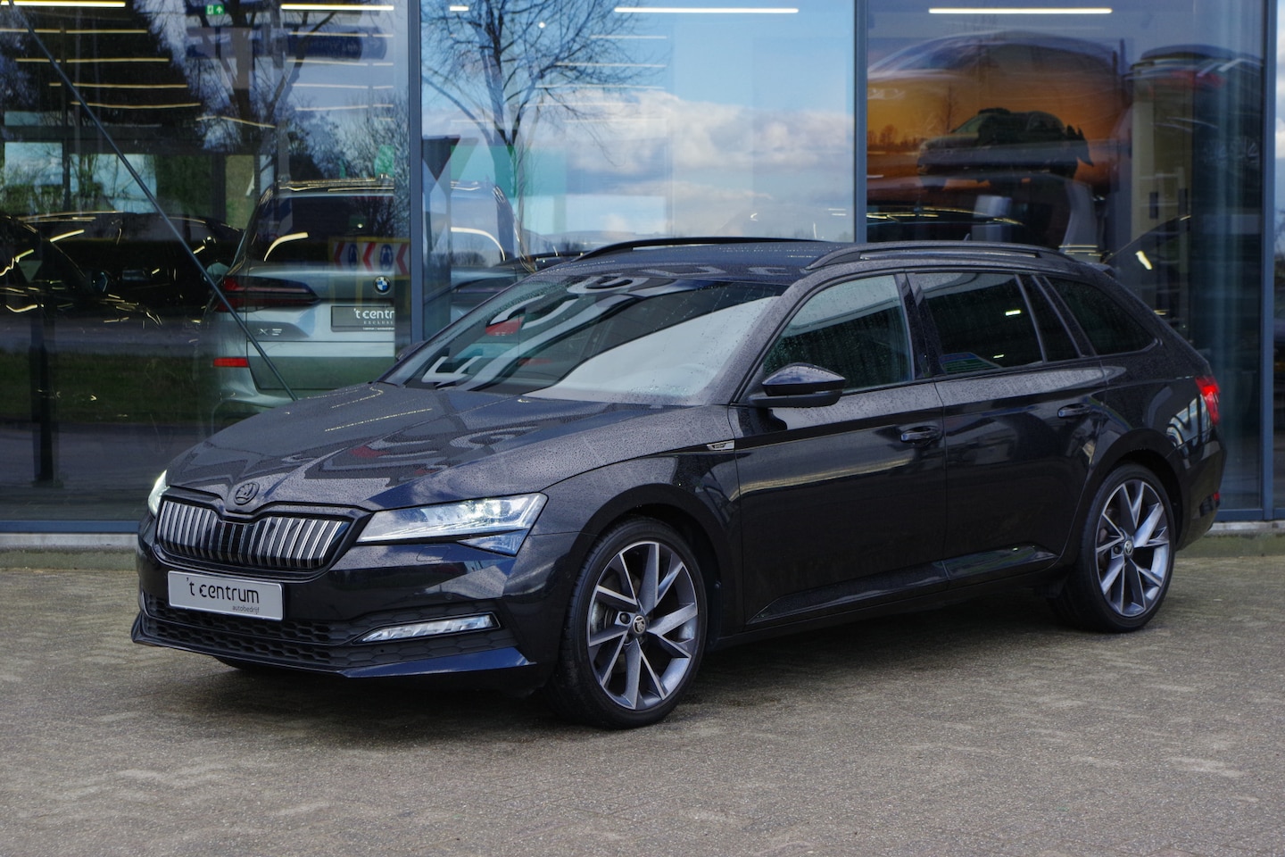 Skoda Superb Combi - 1.4 TSI iV 218 PK Sportline BNS PHEV, 360 Camera, 4 x Stoelverwarming, Adap. Cruise Contro - AutoWereld.nl