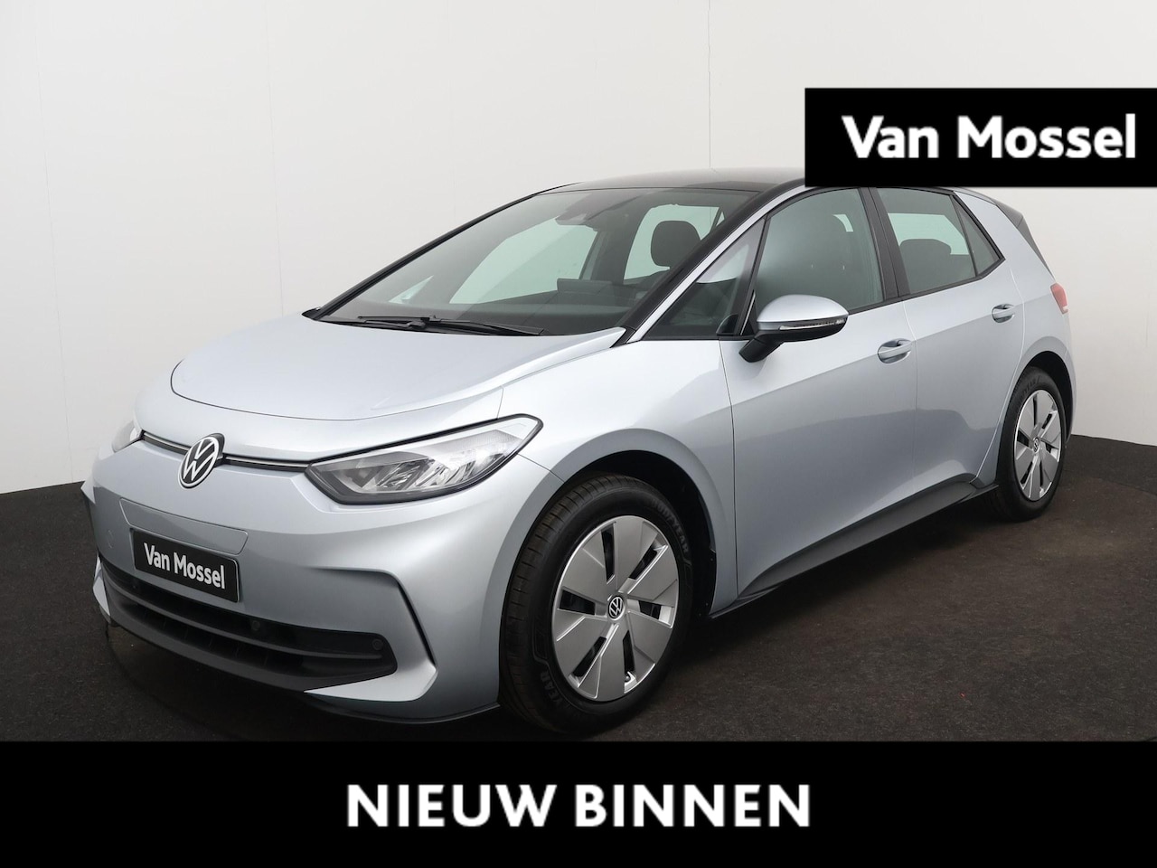 Volkswagen ID.3 - Pure Oranje Edition 52 kWh 170 PK | Camera | Apple Carplay draadloos | Keyless access | Cl - AutoWereld.nl