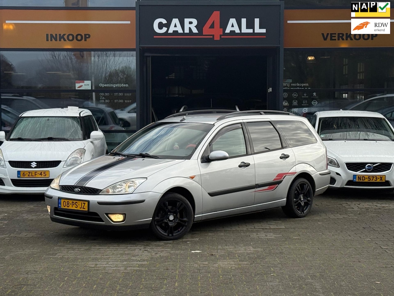 Ford Focus Wagon - 1.6-16V Futura AUTOMAAT/AIRCO/SPORTIEF/VELGEN - AutoWereld.nl