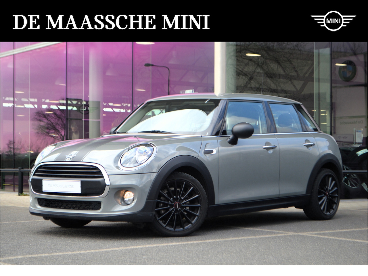 MINI One - Hatchback / Cruise Control / Apple CarPlay / Navigatie / Multifunctioneel stuurwiel - AutoWereld.nl