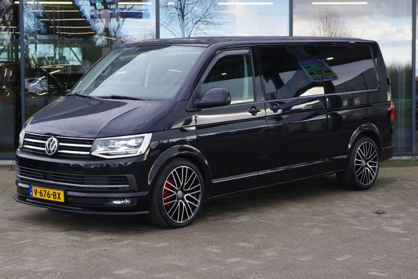 Volkswagen Transporter - 2.0 TDI 204 PK DSG-Automaat L2H1 DC Highline, 5-P, Leder, LED, Schuif-Kanteldak, Trekhaak, - AutoWereld.nl