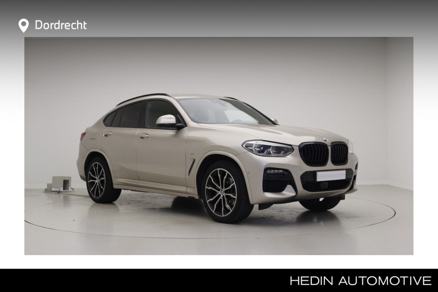 BMW X4 - xDrive20i M-Sport | 19 inch | Camera | Trekhaak | Active Cruise Control - AutoWereld.nl