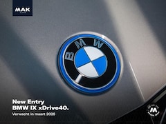 BMW iX - xDrive40 High Executive, NL-auto, Sportpakket, 4W-best, Clear&Bold, Sky Lounge pano, softc