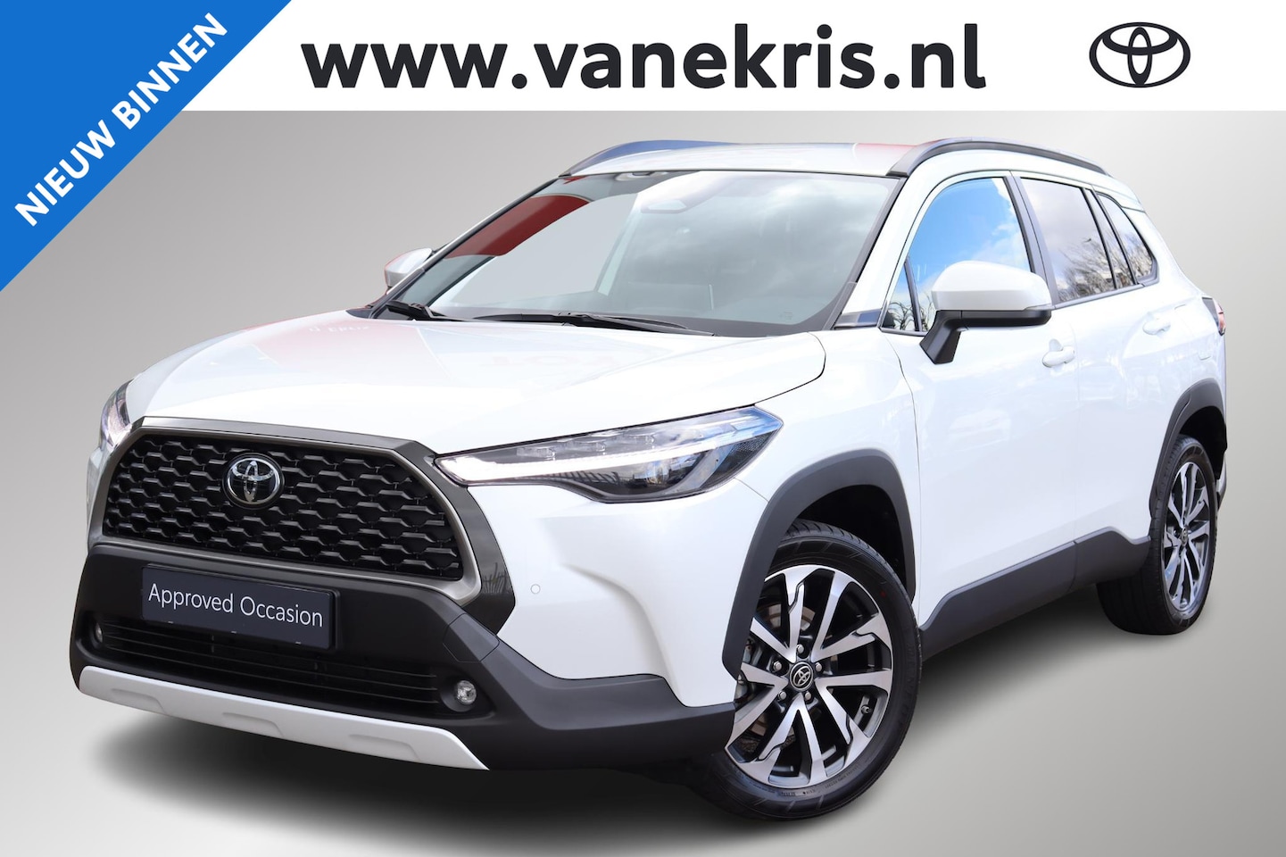 Toyota Corolla Cross - Hybrid 200 Style , Parkeersensoren, Stuurverwarming - AutoWereld.nl