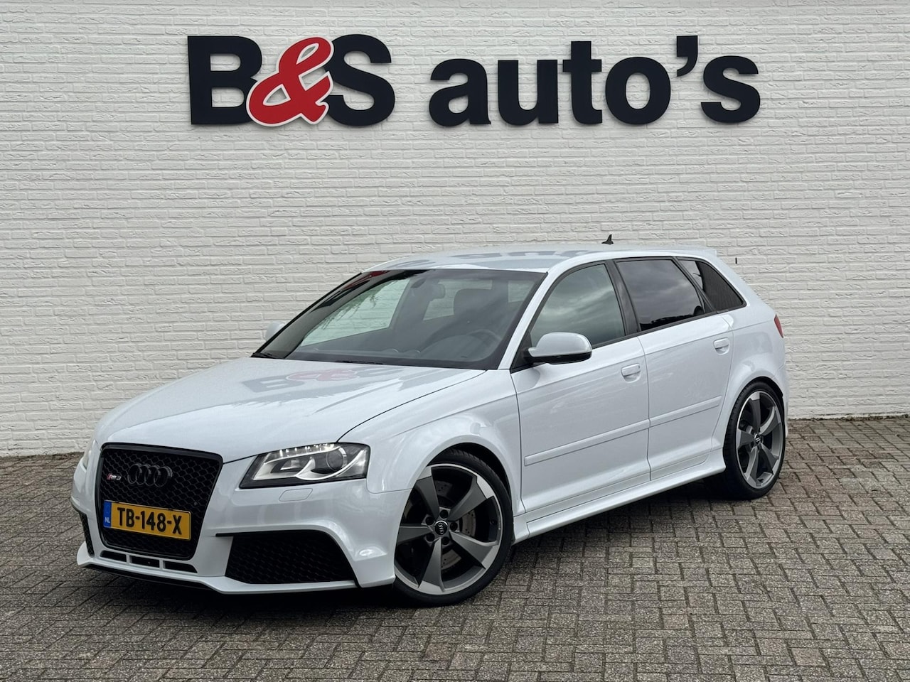 Audi RS3 - Sportback 2.5 T Quattro 450pk Suzuka Grey metallic - AutoWereld.nl