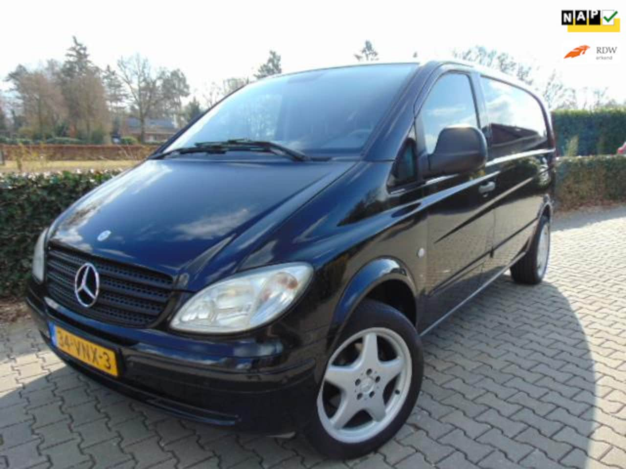 Mercedes-Benz Vito - 109 CDI 320 Lang HD Amigo 109 CDI 320 Lang HD Amigo , 175.603km N.A.P , 3-PERS. , Airco / Elec.Pakket / Schuifdeur R - AutoWereld.nl