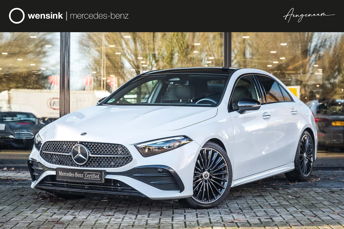 Mercedes-Benz A-klasse - 180 AMG Line | Panoramaschuifdak | Sfeerverlichting | Keyless go | Stoelverwarming | Achte - AutoWereld.nl