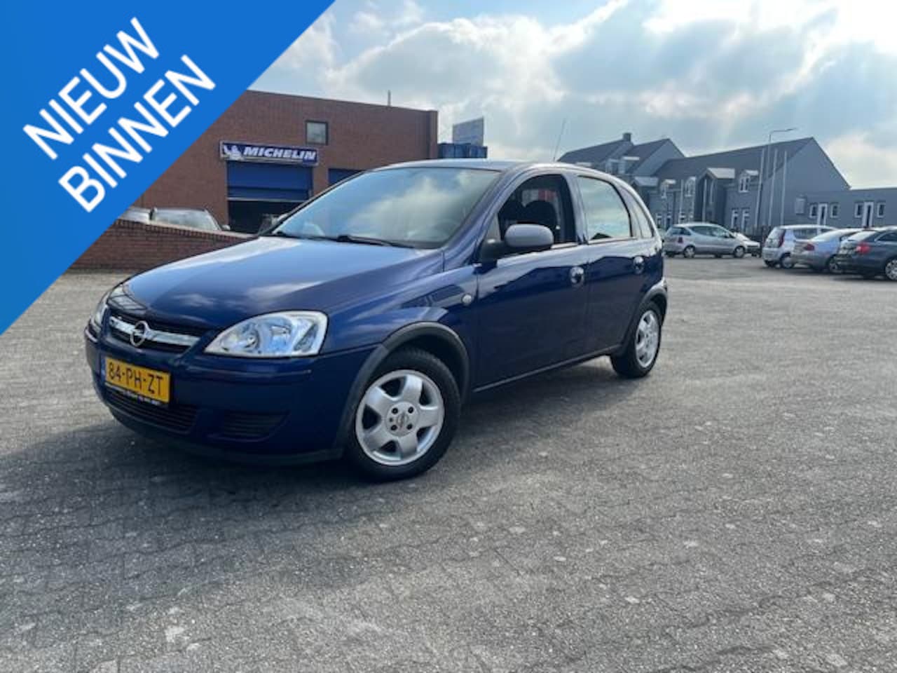 Opel Corsa - 1.2-16V Enjoy 5-drs nwe APK weinig km - AutoWereld.nl