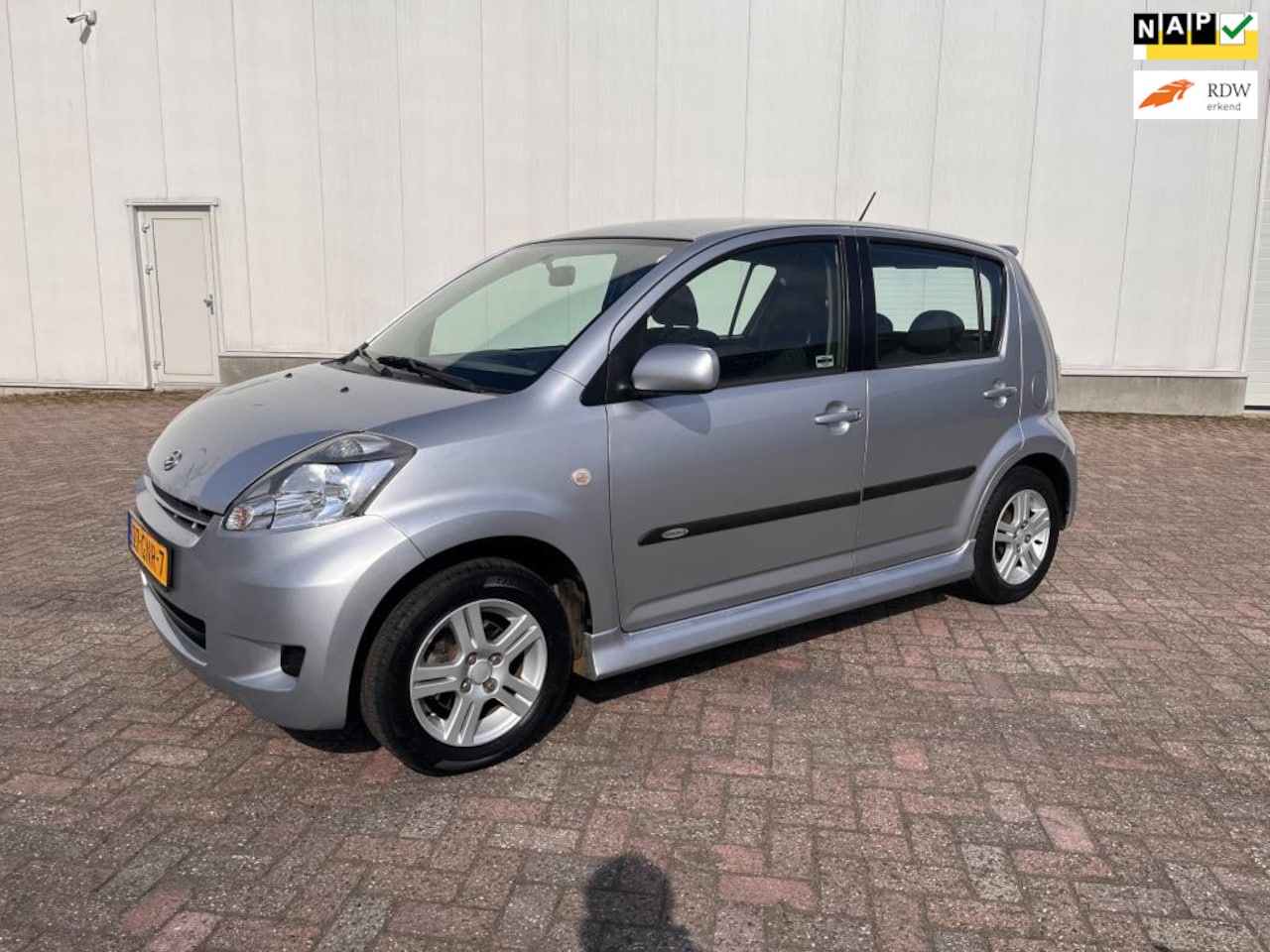 Daihatsu Sirion 2 - 1.3-16V Prestige airco automaat trekhaak - AutoWereld.nl